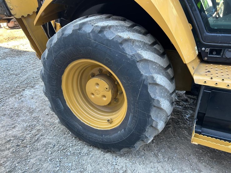 2017-caterpillar-430f2-it-image-10