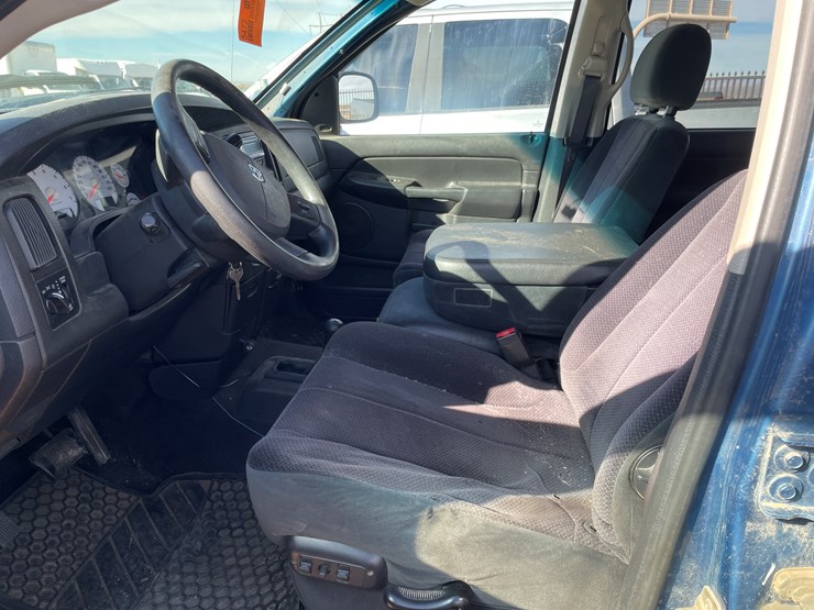 2004-dodge-1500-image-21