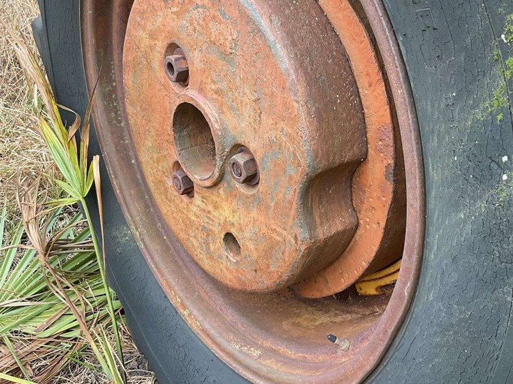 minneapolis-moline-g707-image-15