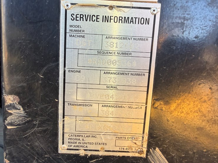 2015-caterpillar-d6t-lgp-image-107