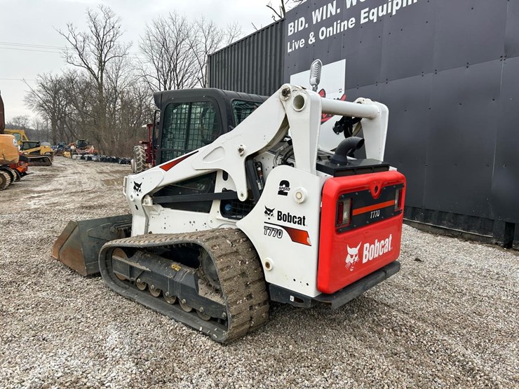 2022-bobcat-t770-image-2