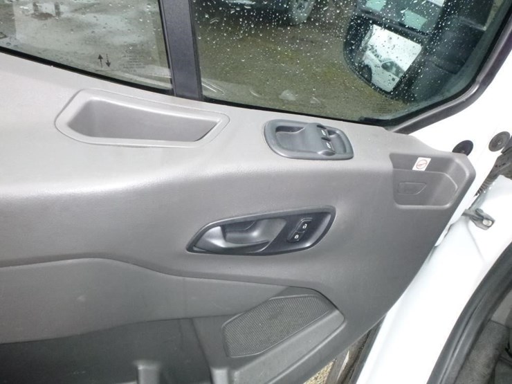 2020-ford-transit-image-13