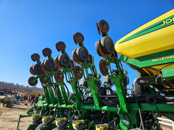 2017-john-deere-1795-image-21