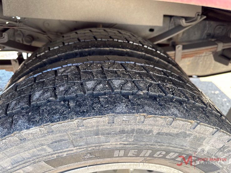 2011-ford-f550-xl-image-8