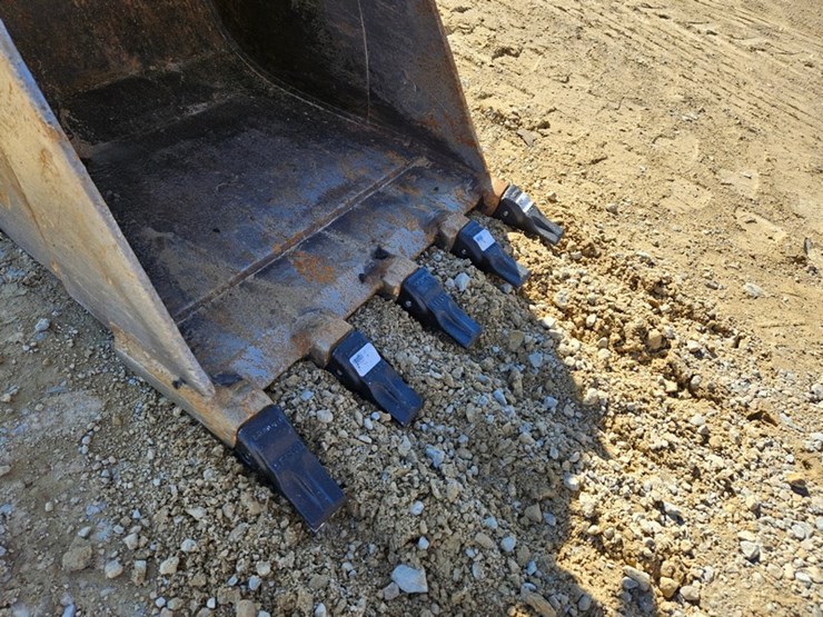 new-holland-e57c-image-14