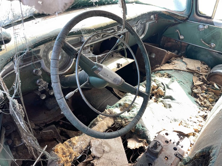 #13026-•-(1)-vintage-truck-and-(2)-vintage-cars-(no-title)-image-106