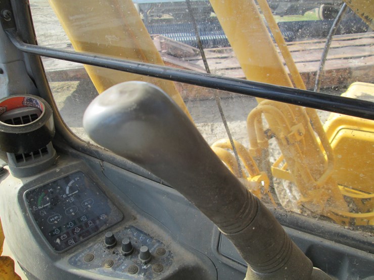 deere-200-lc-image-48