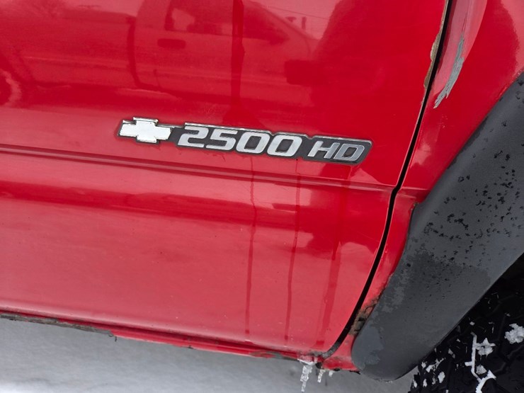 2004-chevrolet-2500-image-9