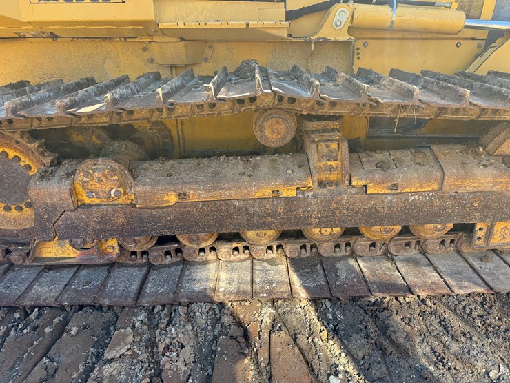 2006-deere-700j-image-61