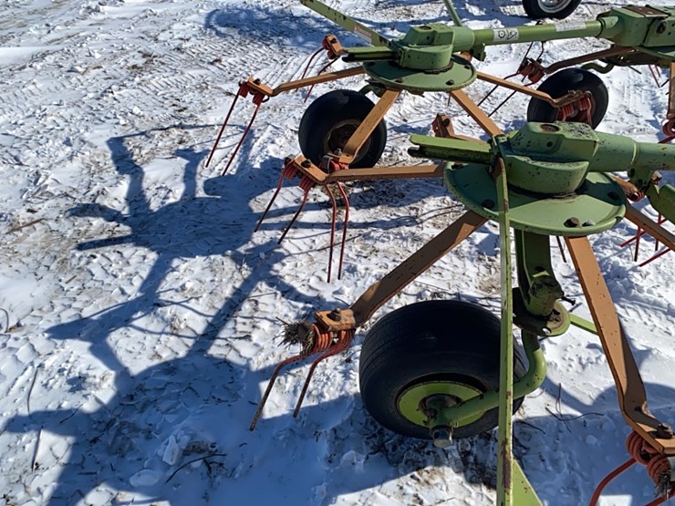 claas-volto-750-image-8