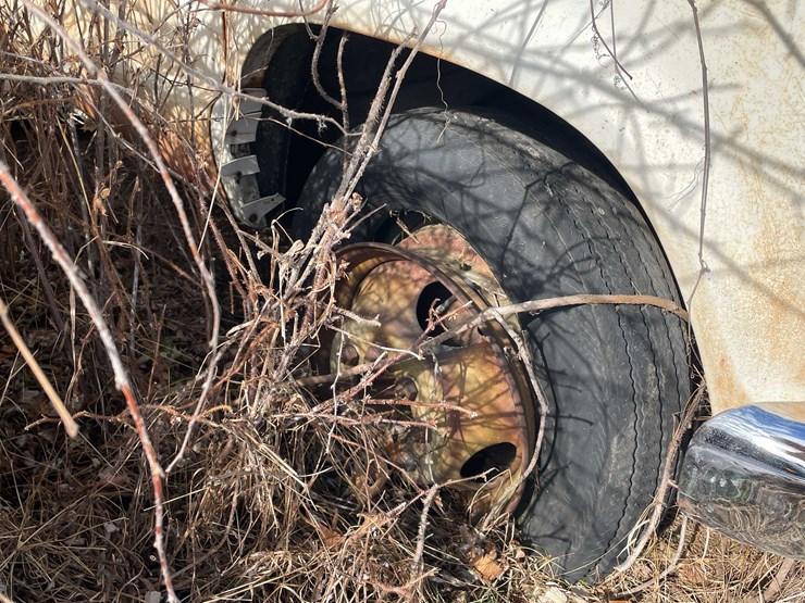 #13021-•-1977-mallard-coach-(no-title)-image-8