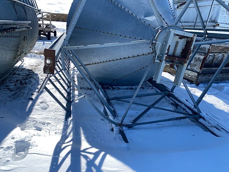 brock-14-ton-3-ring-grain-bin-image-5