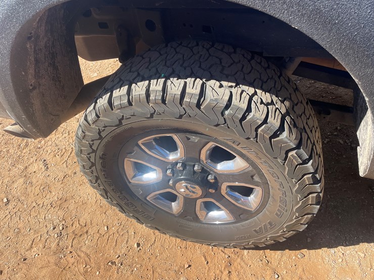 2018-dodge-2500-image-16