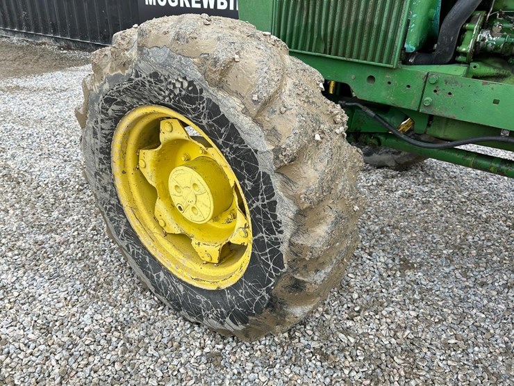 john-deere-2950-image-16