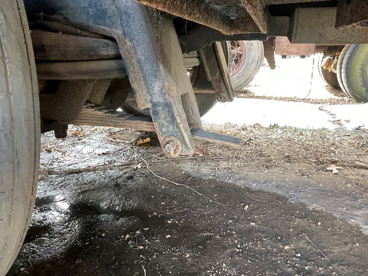 #13013-•-1977-ford-dump-truck-(has-wi-title)-image-27