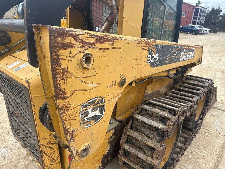 deere-325-image-26