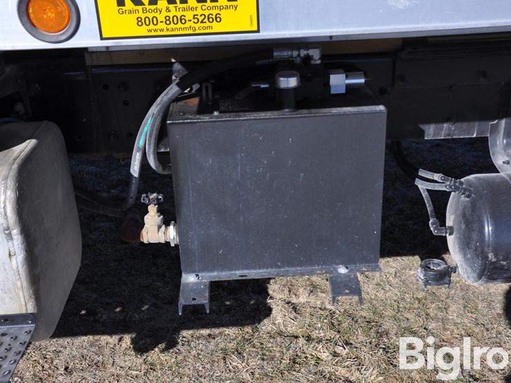 2007-freightliner-m2-106-t/a-grain-truck-image-14