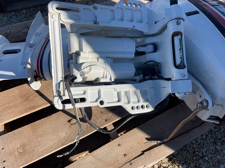 #1677-•-boat-motor-image-4