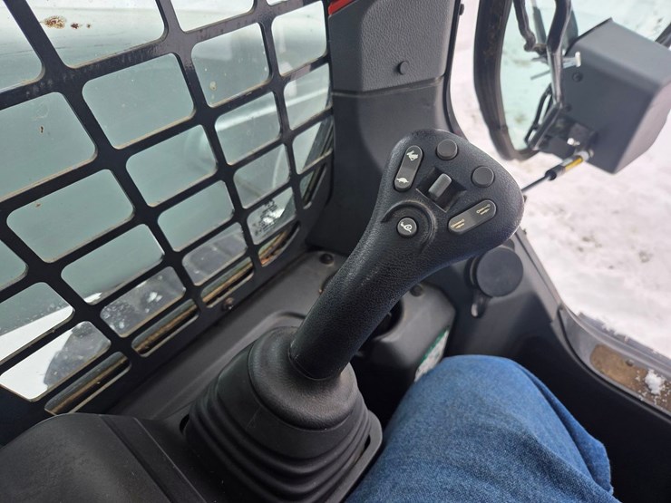 2023-bobcat-s76-image-29