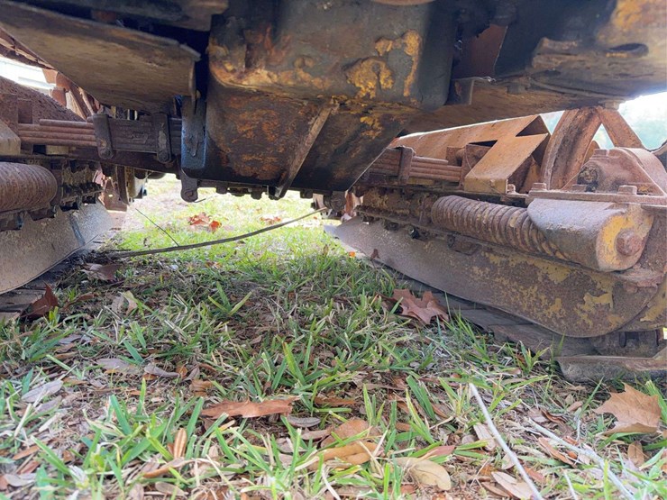 caterpillar-ten-gas-crawler-image-45