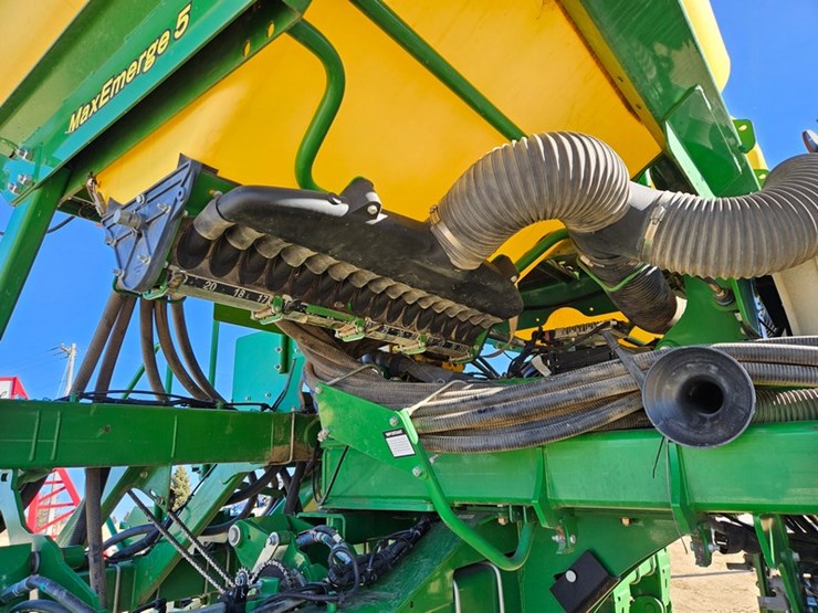 2017-john-deere-1795-image-44