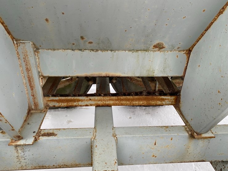 stoltzfus-lime-spreader-image-26