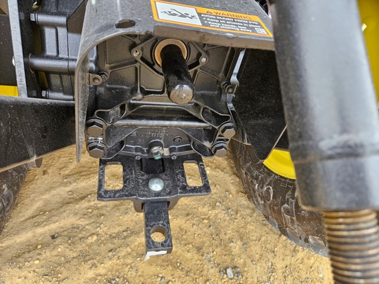 2025-john-deere-2038r-image-23