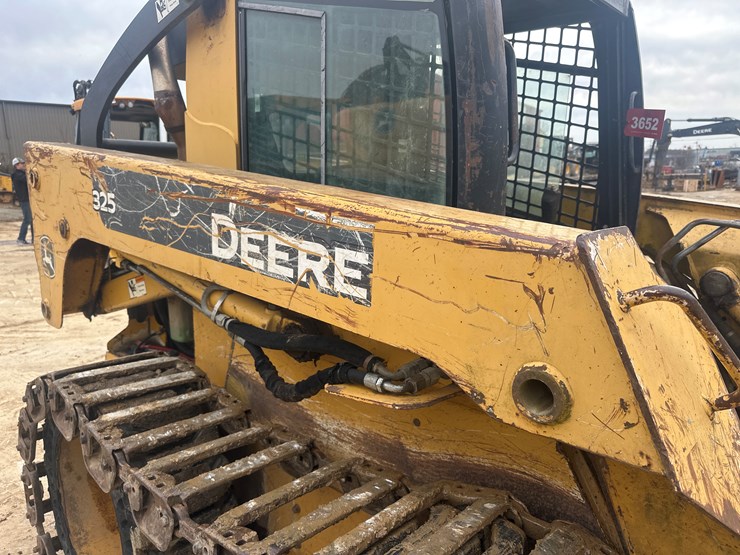 deere-325-image-19
