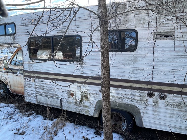 #13021-•-1977-mallard-coach-(no-title)-image-24