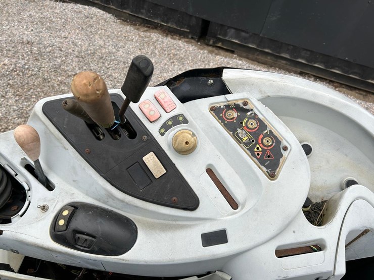 massey-ferguson-5460-image-24