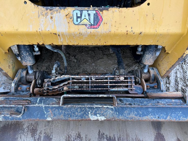 2020-caterpillar-259d3-image-10
