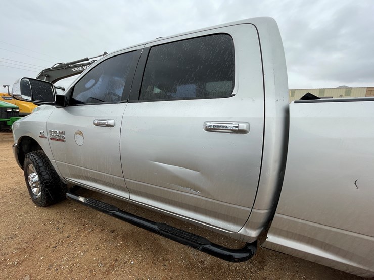 2014-dodge-2500-image-61