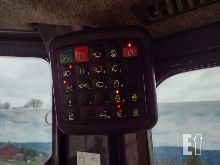 2015-deere-650k-lgp-image-10