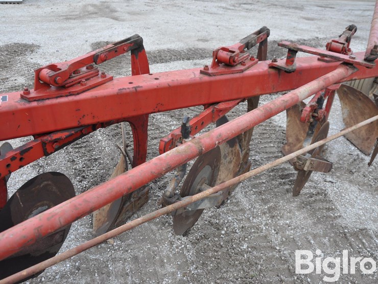 international-720-image-13