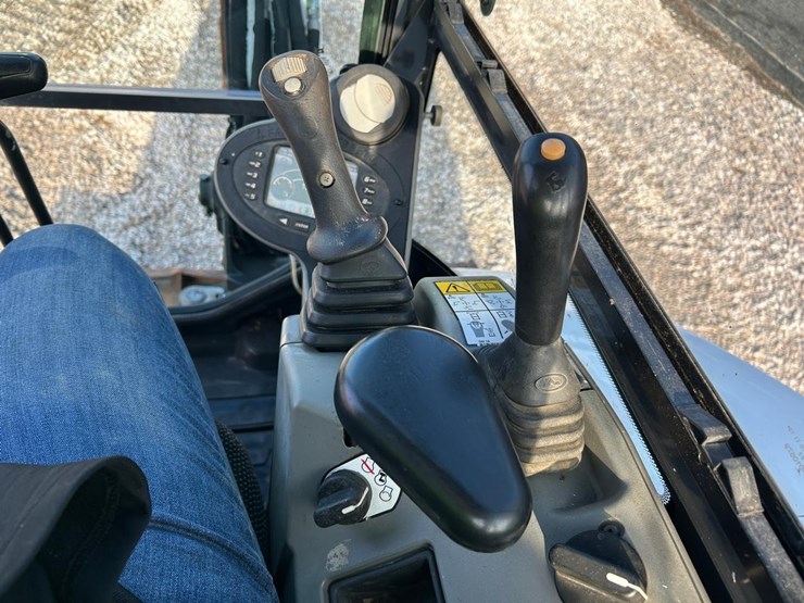 2019-bobcat-e35i-image-21