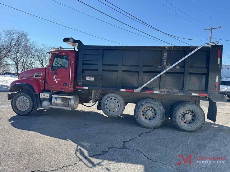 2005-mack-granite-cv713-image-5