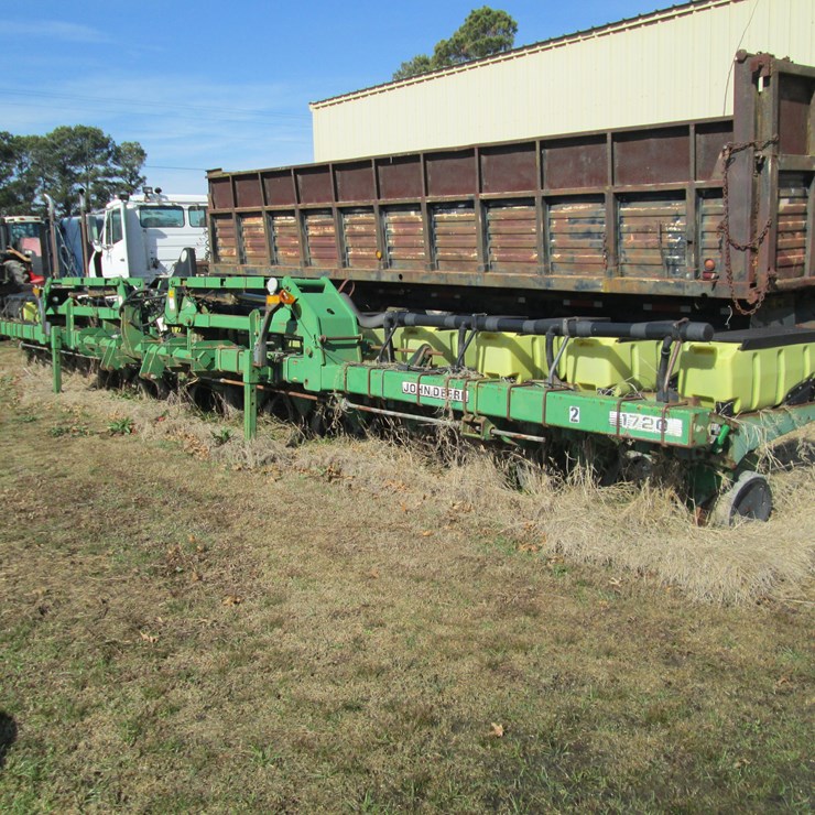 JOHN DEERE 1720