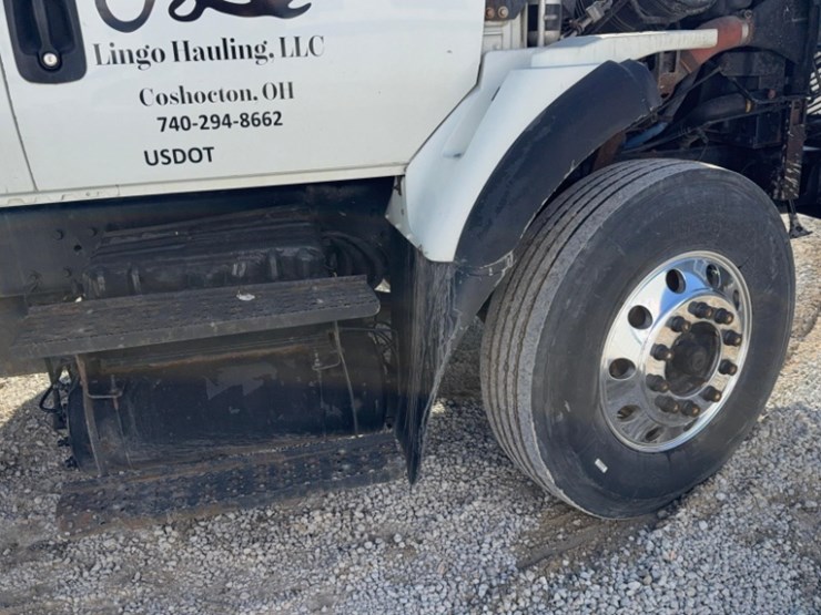 2007-international-7400-image-35