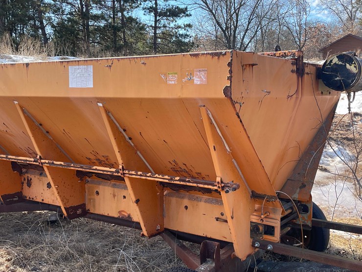 #13023-•-henderson-chief-spreader-image-19