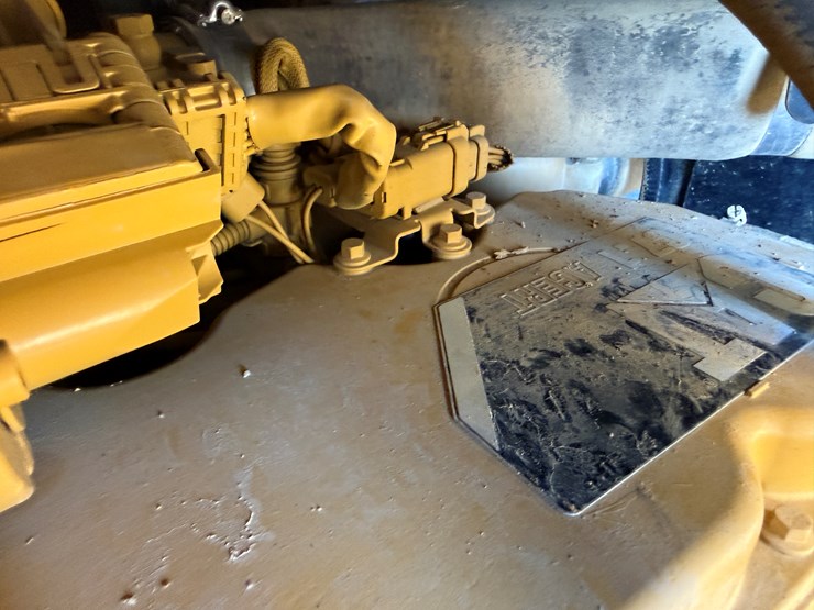 2016-caterpillar-938m-image-38