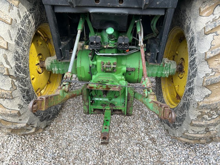 john-deere-2950-image-11