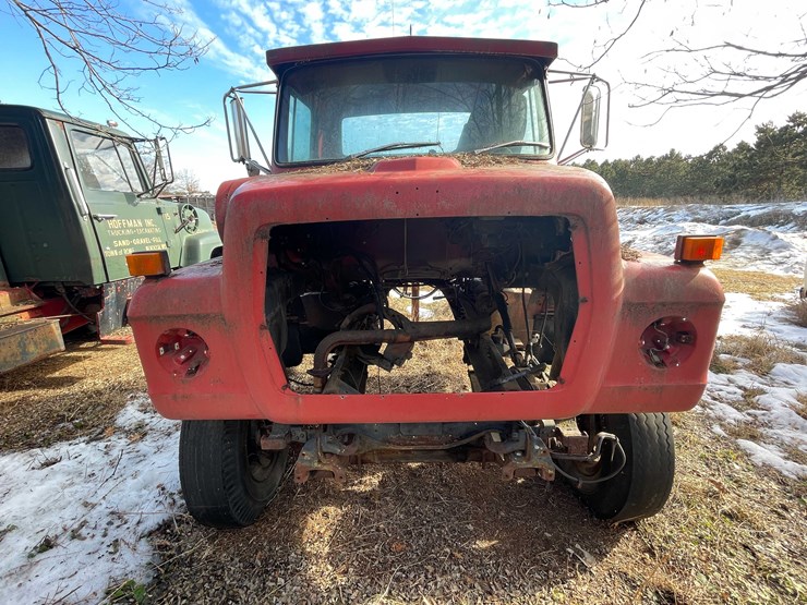 1986-ford-8000-image-31