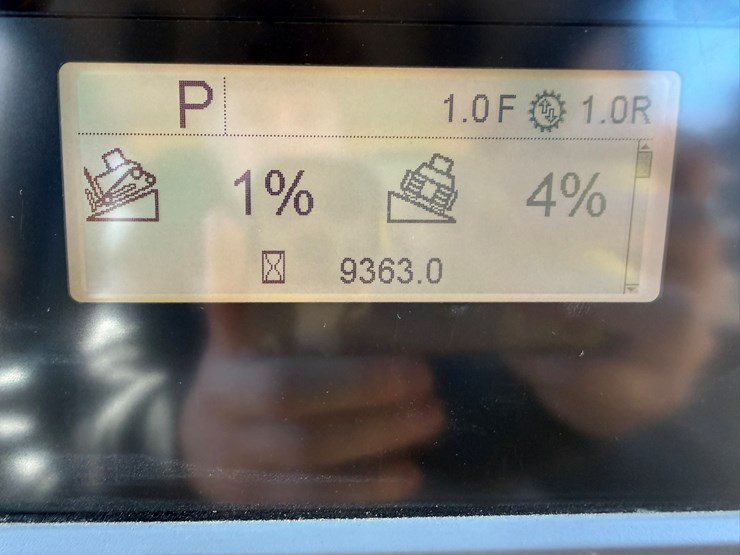 2015-caterpillar-d6t-lgp-image-92