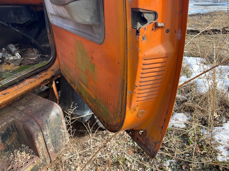 #13018-•-1974-gmc-6500-tractor-(has-wi-title)-image-70