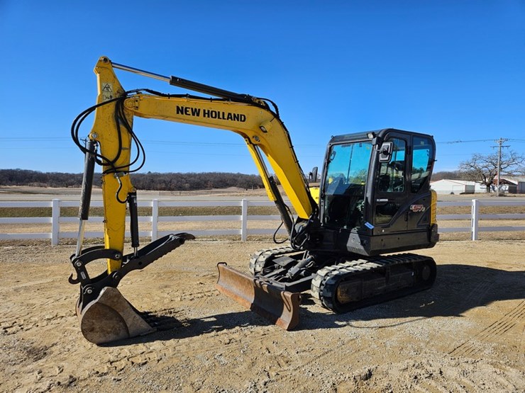 new-holland-e57c-image-1