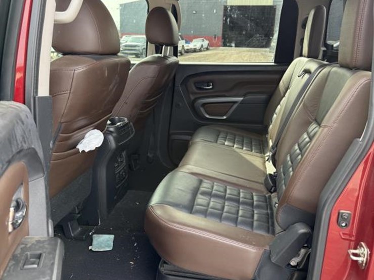 2017-nissan-titan-image-18