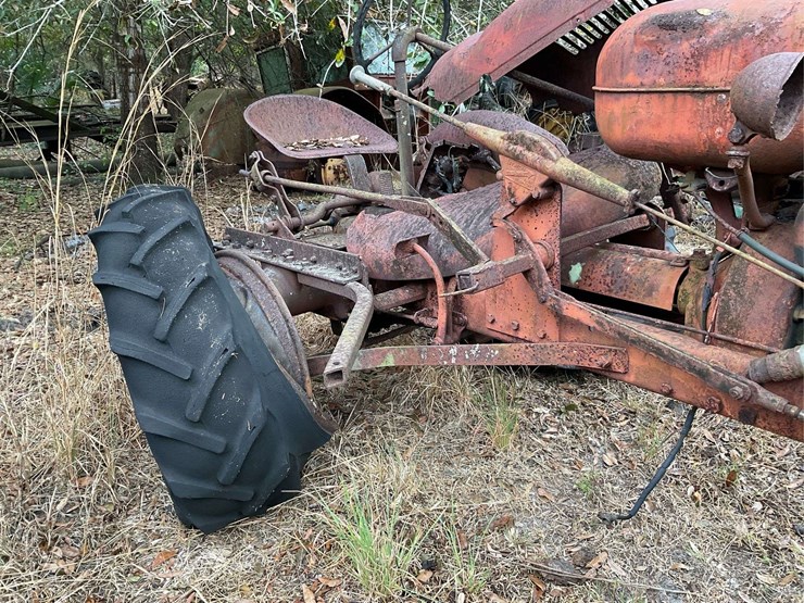 b.f.-avery-parts-tractor-image-9