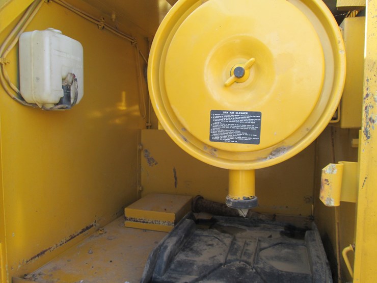 deere-200-lc-image-12
