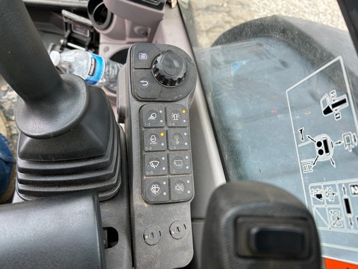 2022-kubota-kx057-image-22