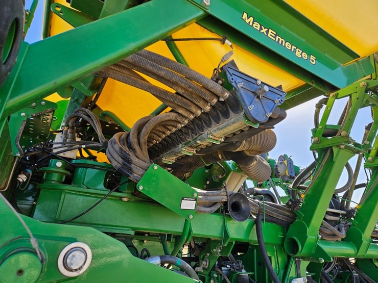 2017-john-deere-1795-image-43